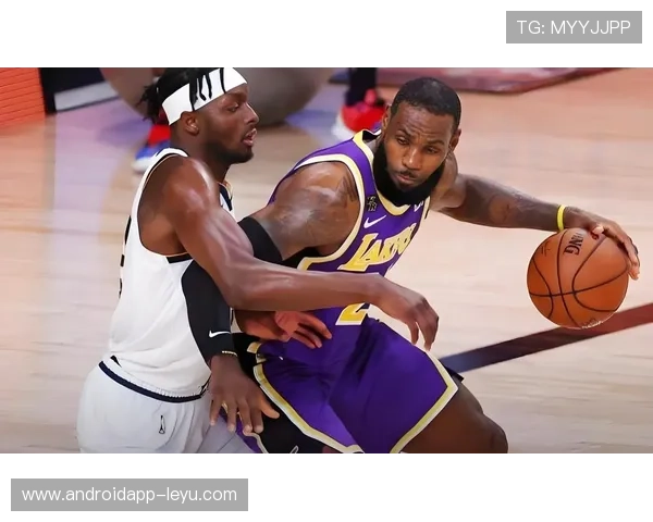 格兰特三分威胁引爆赛场，球迷热议其关键一击能否改变比赛走向