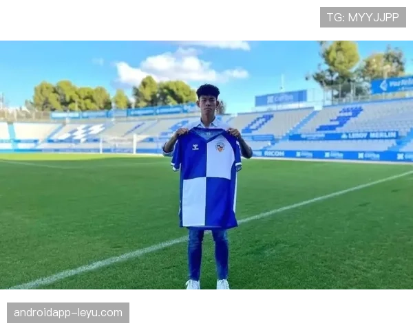 Foden训练场趣事曝光：轻松一刻展现足球天才的另一面