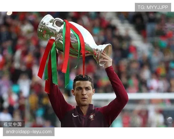 C罗领衔葡萄牙问鼎欧洲杯,历史性夺冠再创传奇
