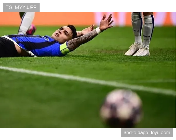 劳塔罗戴队长袖标率队复苏,意甲劲旅重燃辉煌希望 劳塔罗戴队长袖标率队复苏,意甲劲旅重燃辉煌希望