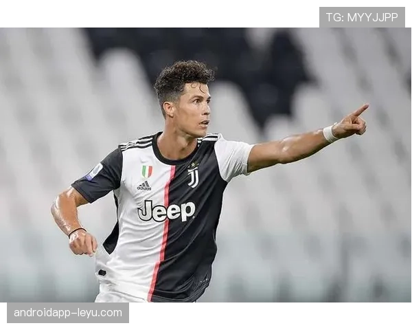 勒维·科尔威尔获英超最佳新秀提名，亮眼表现助球队冲刺冠军