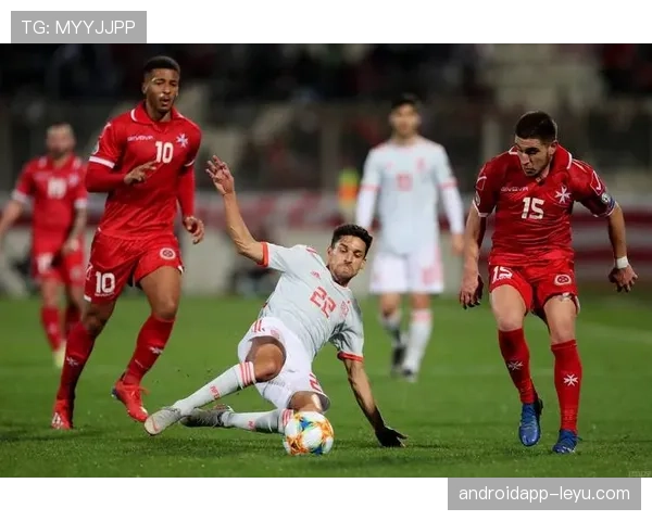 克罗地亚欧国联决赛稳健发挥，力克强敌首夺冠军书写历史新篇章