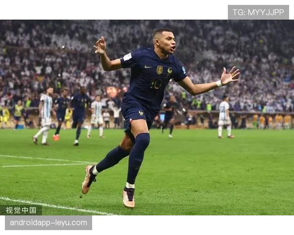 姆巴佩荣膺世界杯银靴,稳健表现引爆全球关注 姆巴佩荣膺世界杯银靴,稳健表现引爆全球关注