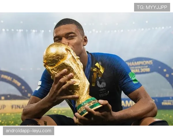 姆巴佩荣膺世界杯金靴，创历史最年轻最佳射手纪录