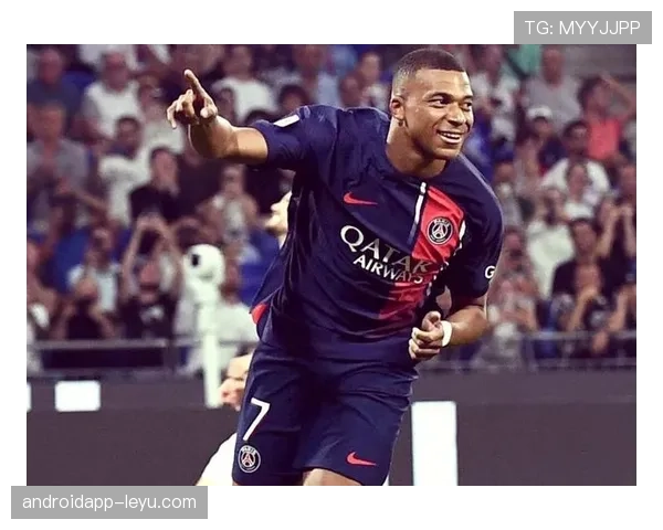 姆巴佩在巴黎的战术适配性与困境解析 姆巴佩在巴黎的战术适配性与困境解析