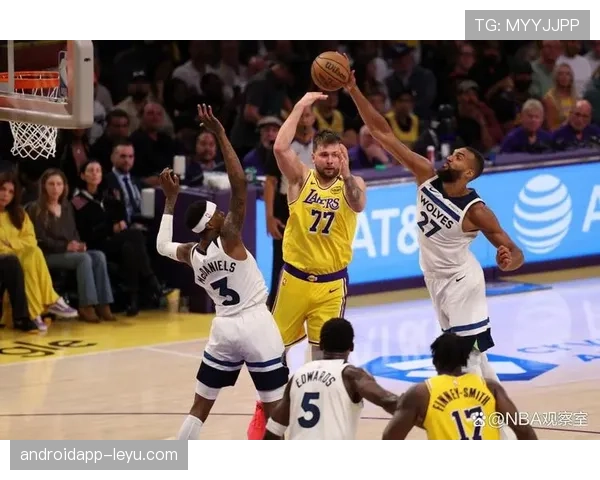 戈贝尔挡拆滚动主导篮板，以护筐强度超越上赛季