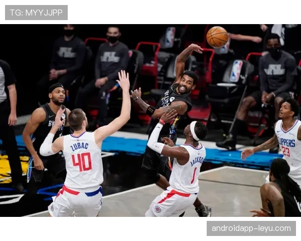 罗斯替补突破直击内线制造空挡稳定关键回合