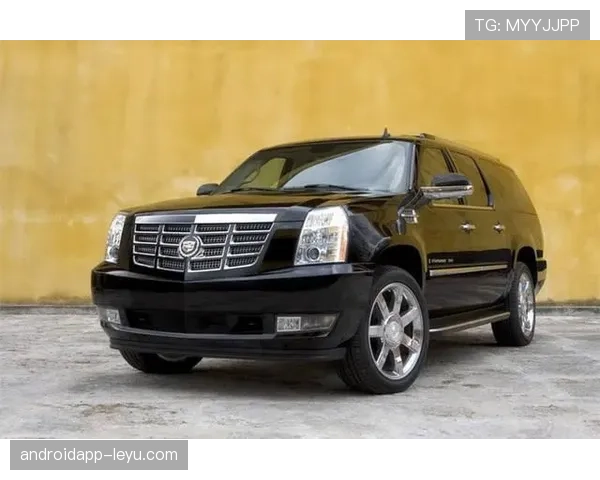 扎克拉文刚买的那辆车，光是轮胎就能吓死老百姓了吧？